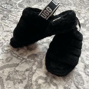 UGG Women's Black Fluff Ya Slippers Size 8